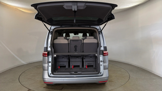 Volkswagen Multivan 1.5 TSI eHybrid Life 5dr 4MOTION DSG Estate - Image 19